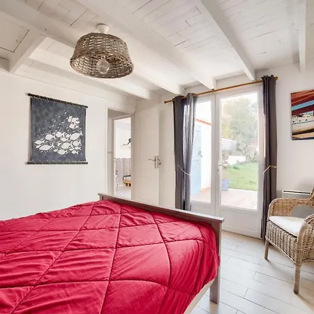 Дом отдыха Maison Avec Jardin A 200m De La La Cantine La Gueriniere